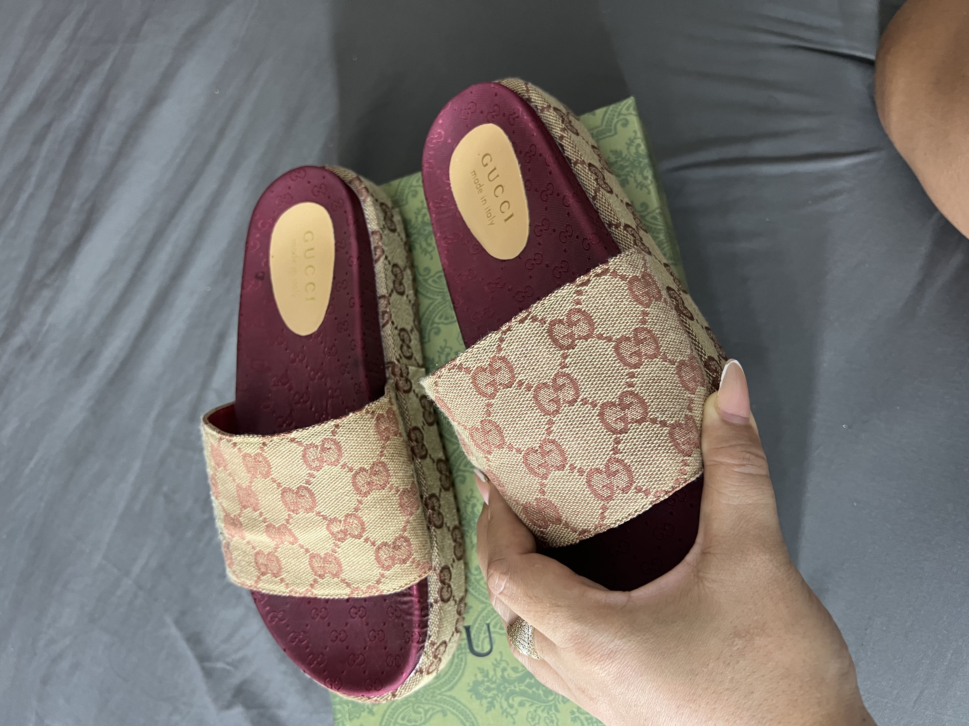 zapatos para mujer - Sandalias Gucci  talla 8 en su caja 