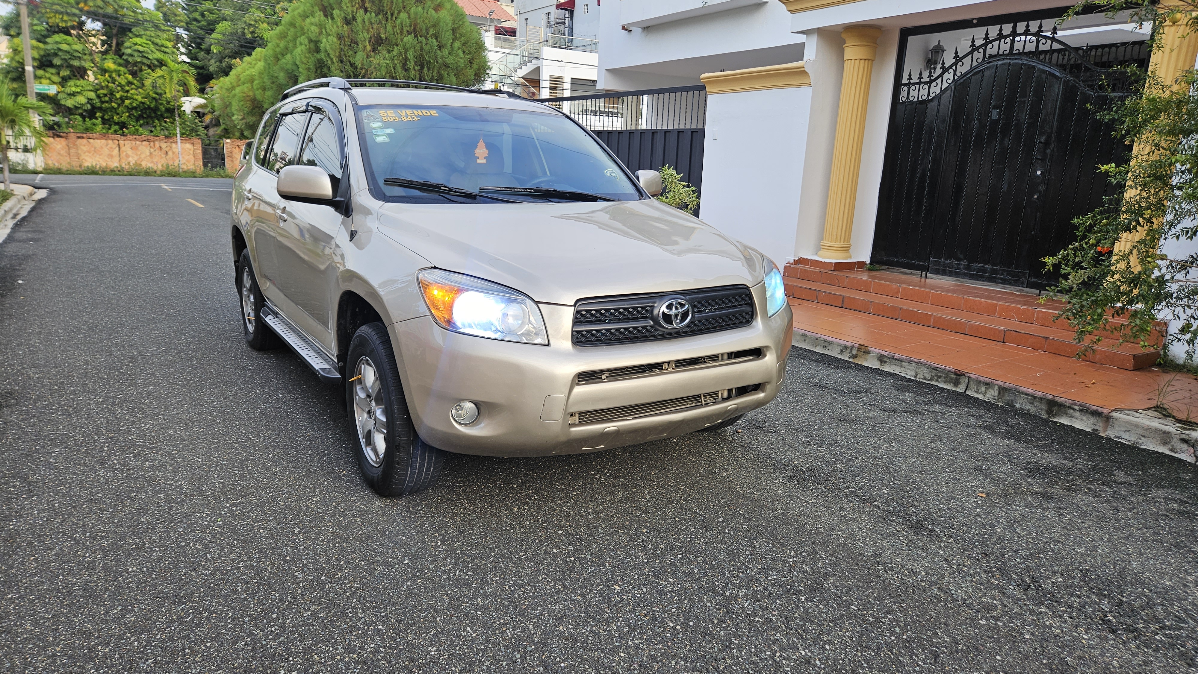 jeepetas y camionetas - Toyota rav4 americana 