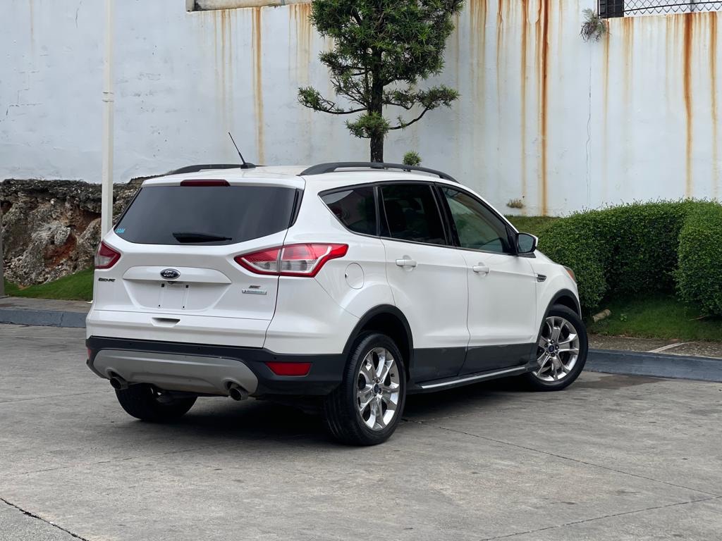 jeepetas y camionetas - FORD ESCAPE 2014 SEL  BLANCA PERLA IMPECABLE EXCELENTES CONDICIONES 5