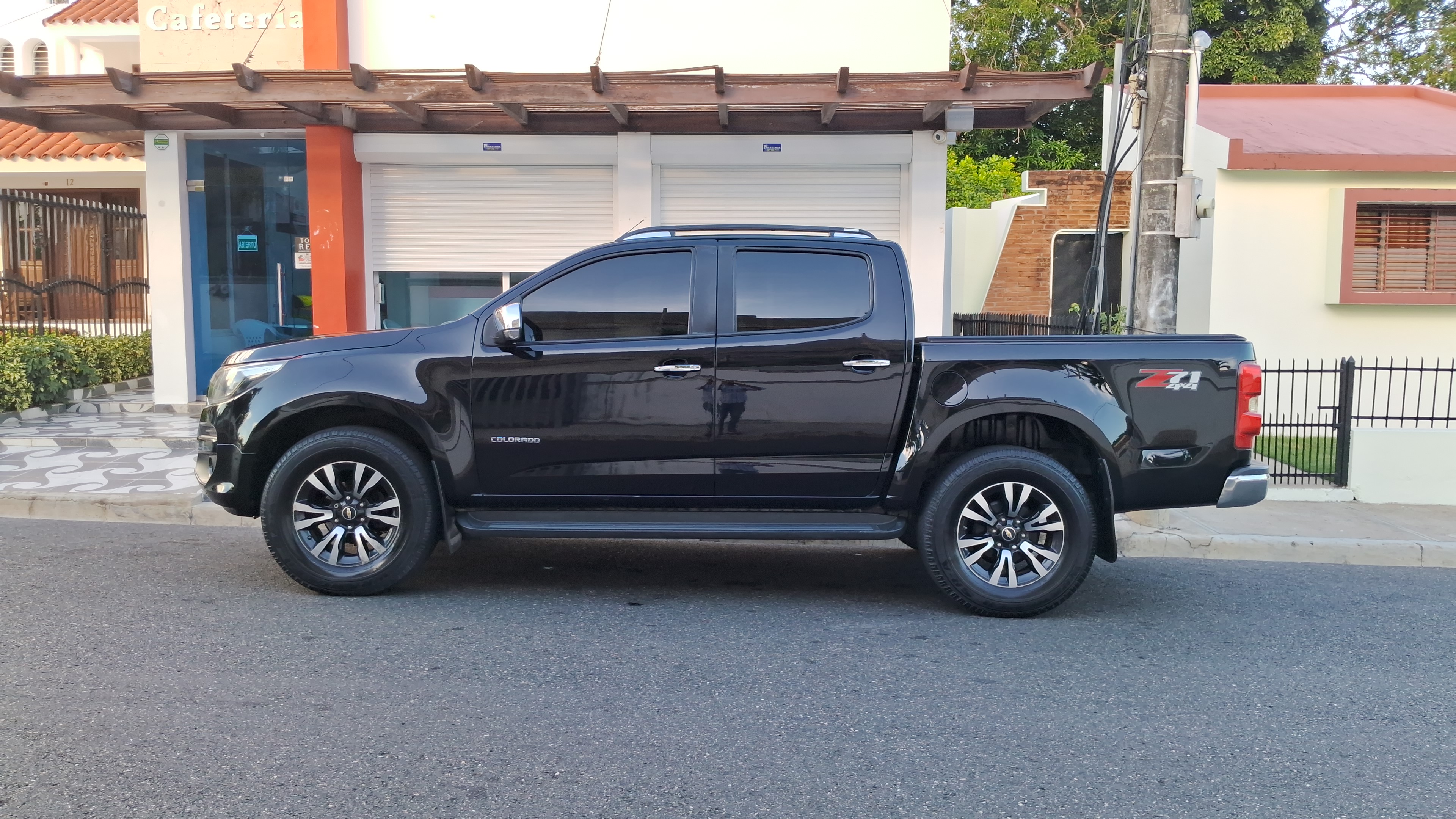 jeepetas y camionetas - Chevrolet Colorado Z71 2019 Diésel en Moca Villa E 6