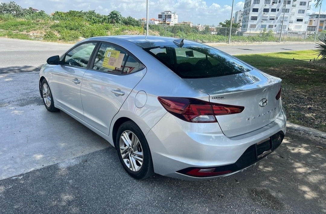 carros - 2019 Hyundai Elantra SEL  6