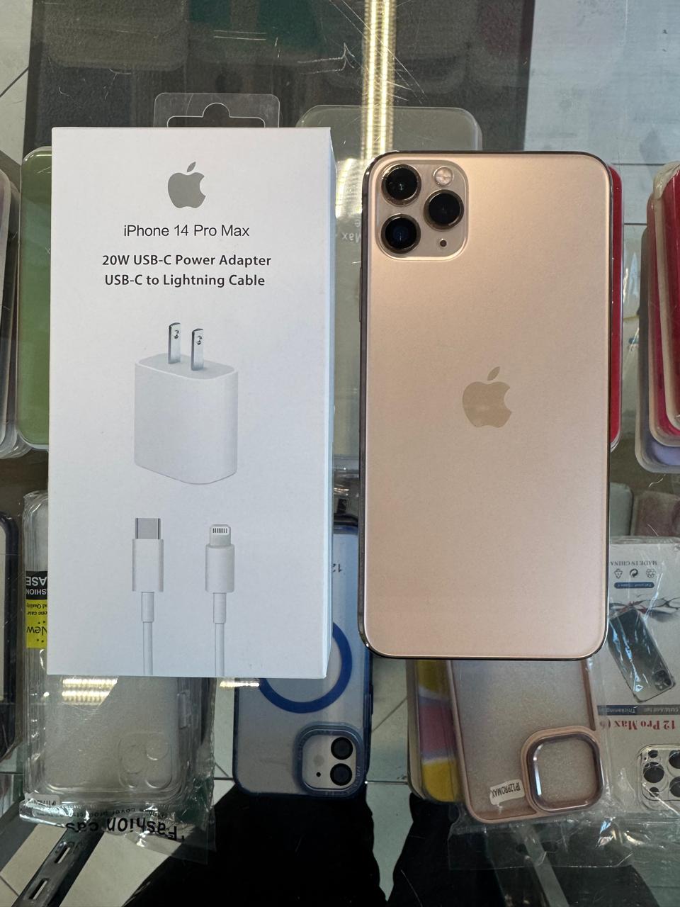 celulares y tabletas - Iphone 11 pro max gold 256GB TURBOSIM