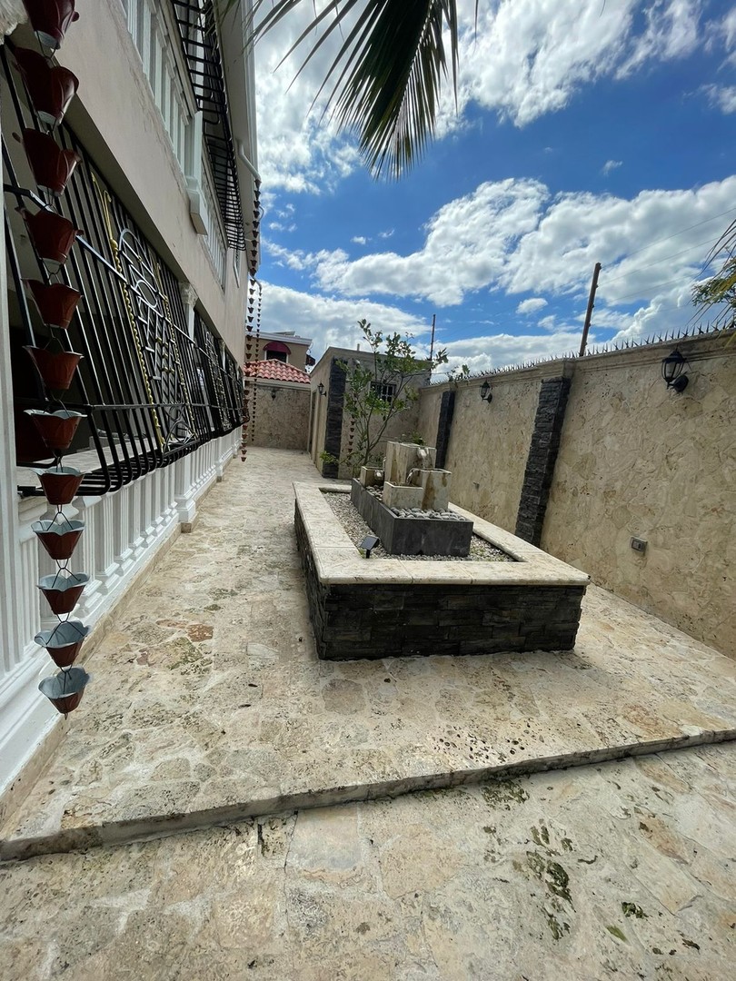 casas - Hermosa Casa amueblada En San Cristóbal para vivir o con Jacuzzi y terraza 1