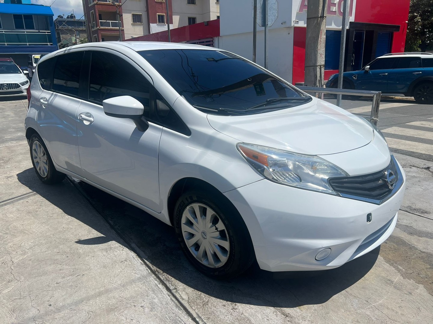 carros - Nissan Versa Note 7