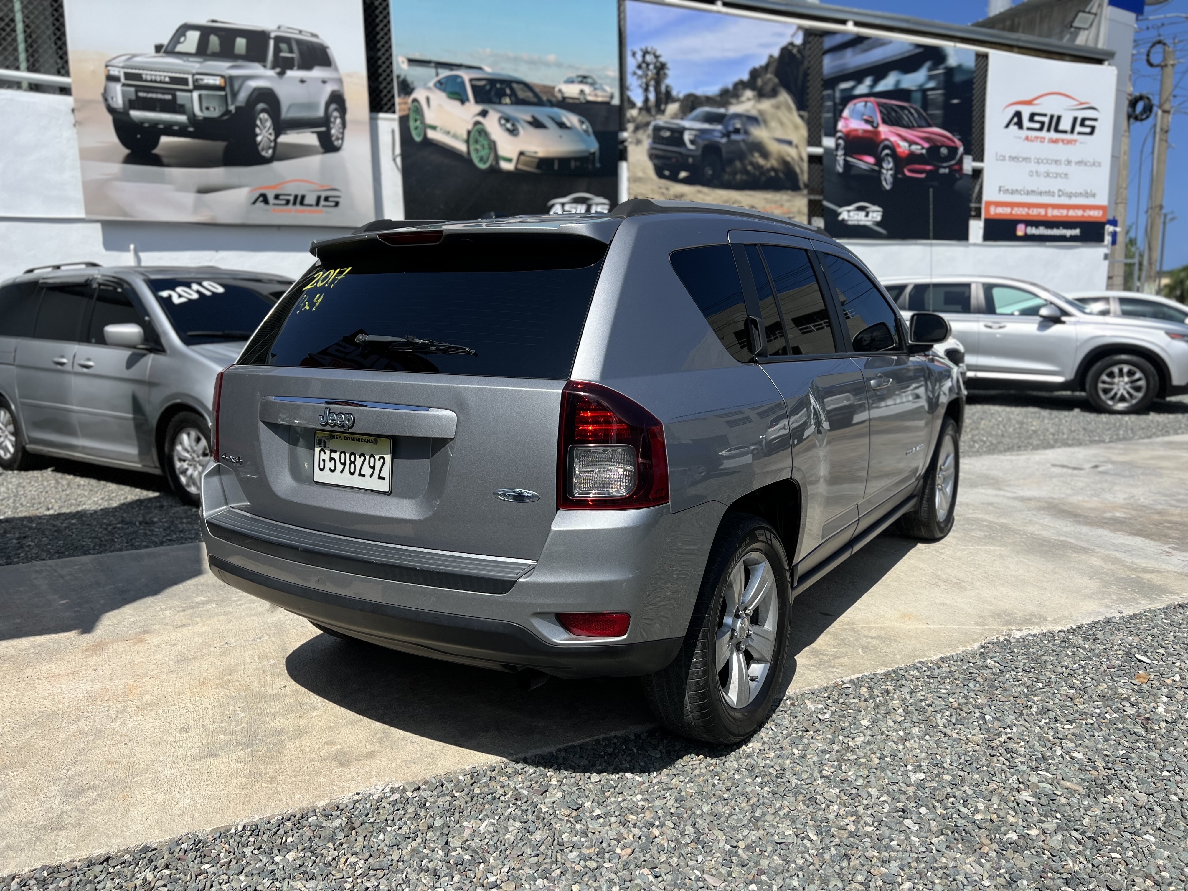 jeepetas y camionetas - Jeep Compass Latitude 2017  3