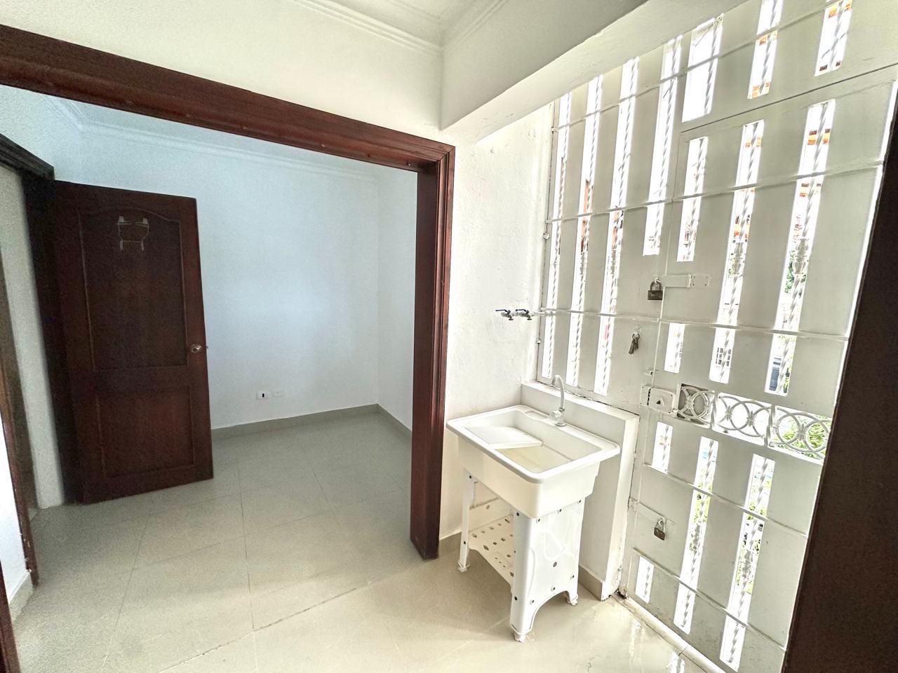 apartamentos - venta de apartamento de 126mts en Alma Rosa primera Santo Domingo este 4to piso  8