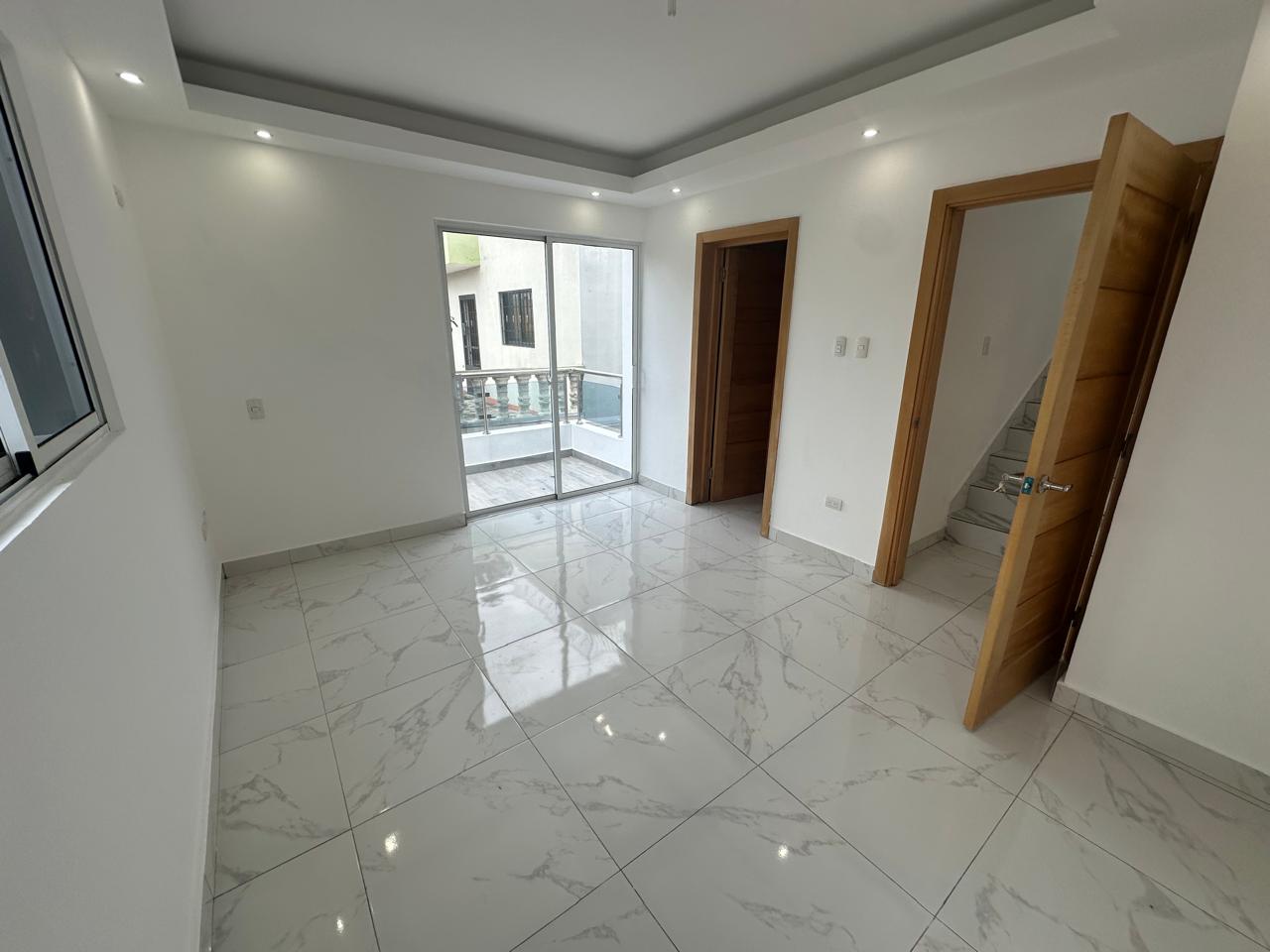 apartamentos - Se vende Casa de tres niveles en Brisa Oriental 4