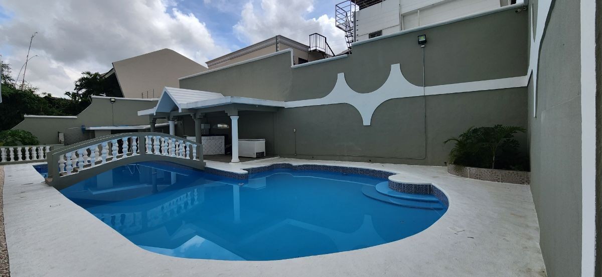 casas - Casa en Venta en Viejo Arroyo Hondo con Piscina 0