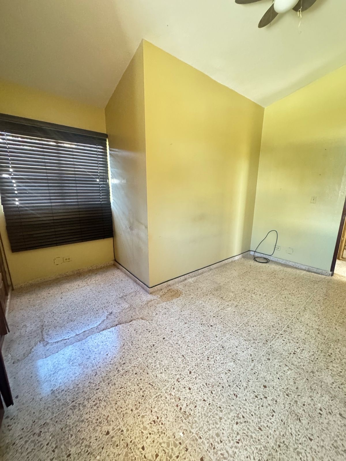 casas - venta de casa en el Residencial de Italia Santo Domingo este  8