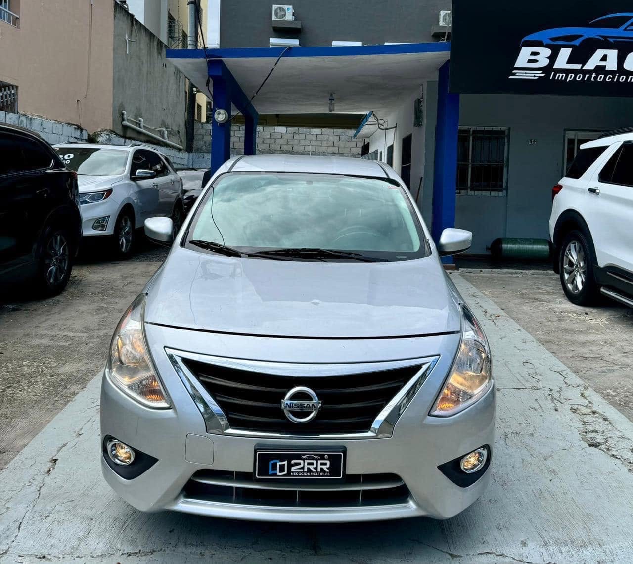 carros - Nissan Versa SV 2019 Clean 1