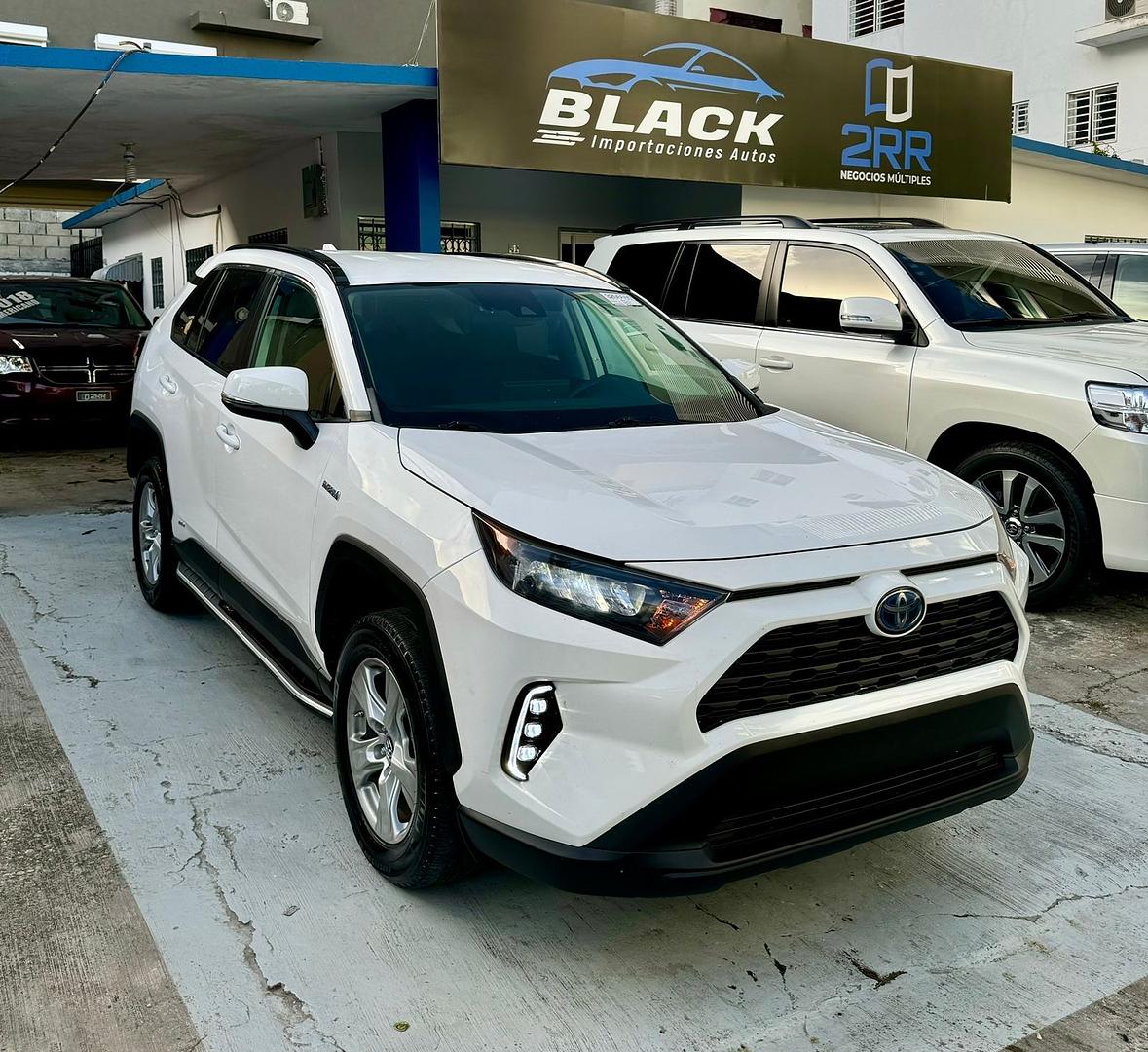 jeepetas y camionetas - Toyota Rav4 LE 2019 HYBRID 1