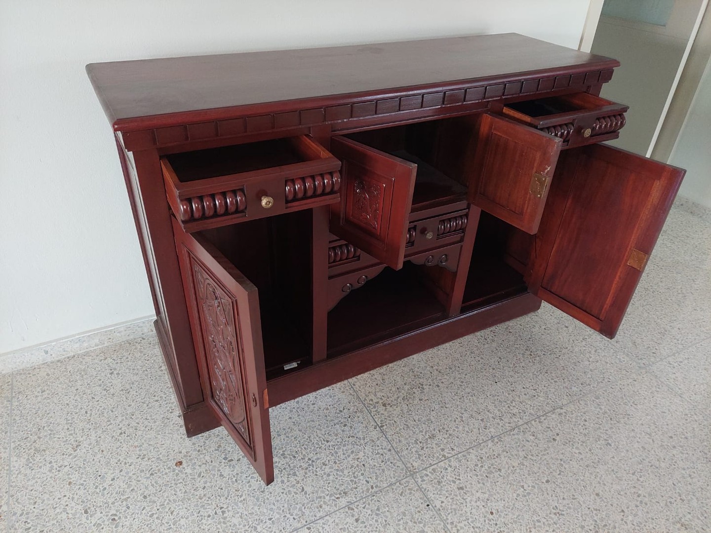 muebles y colchones - Mueble en madera de caoba 1