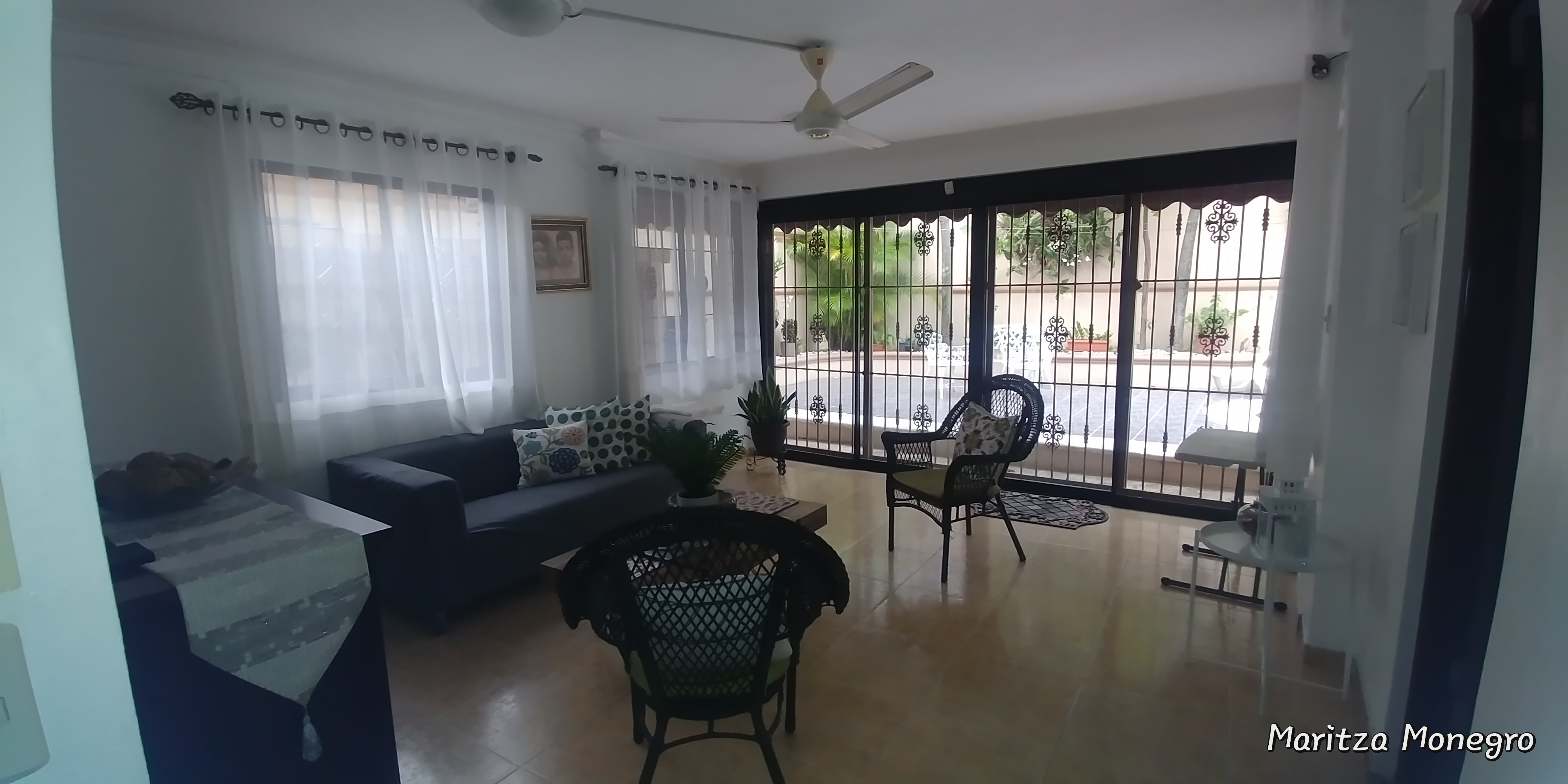 casas - Hermosa casa en urbanización maximo Gomez 