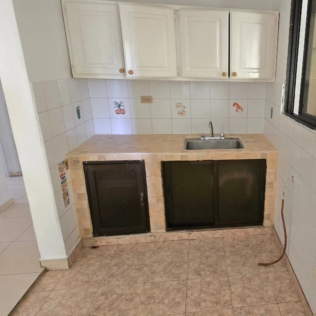 apartamentos - rento 2do piso villa olímpica frente al colegio génesis  2