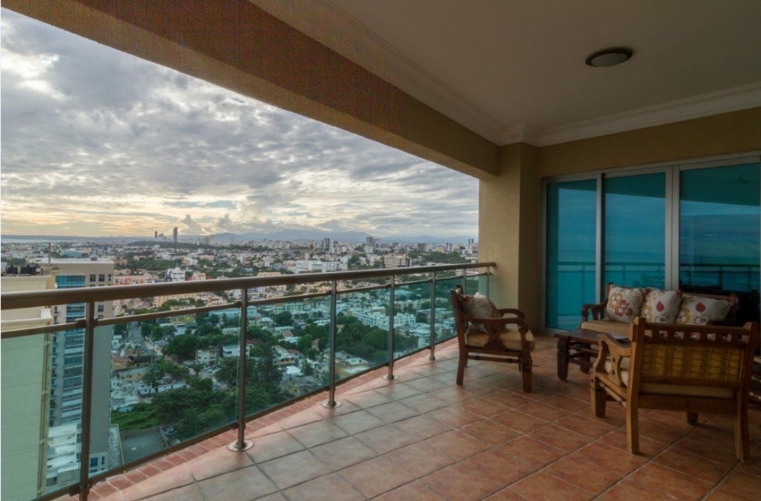 apartamentos - Se vende apartamento de lujo  Malecon center con vista al mar Distrito Nacional 4