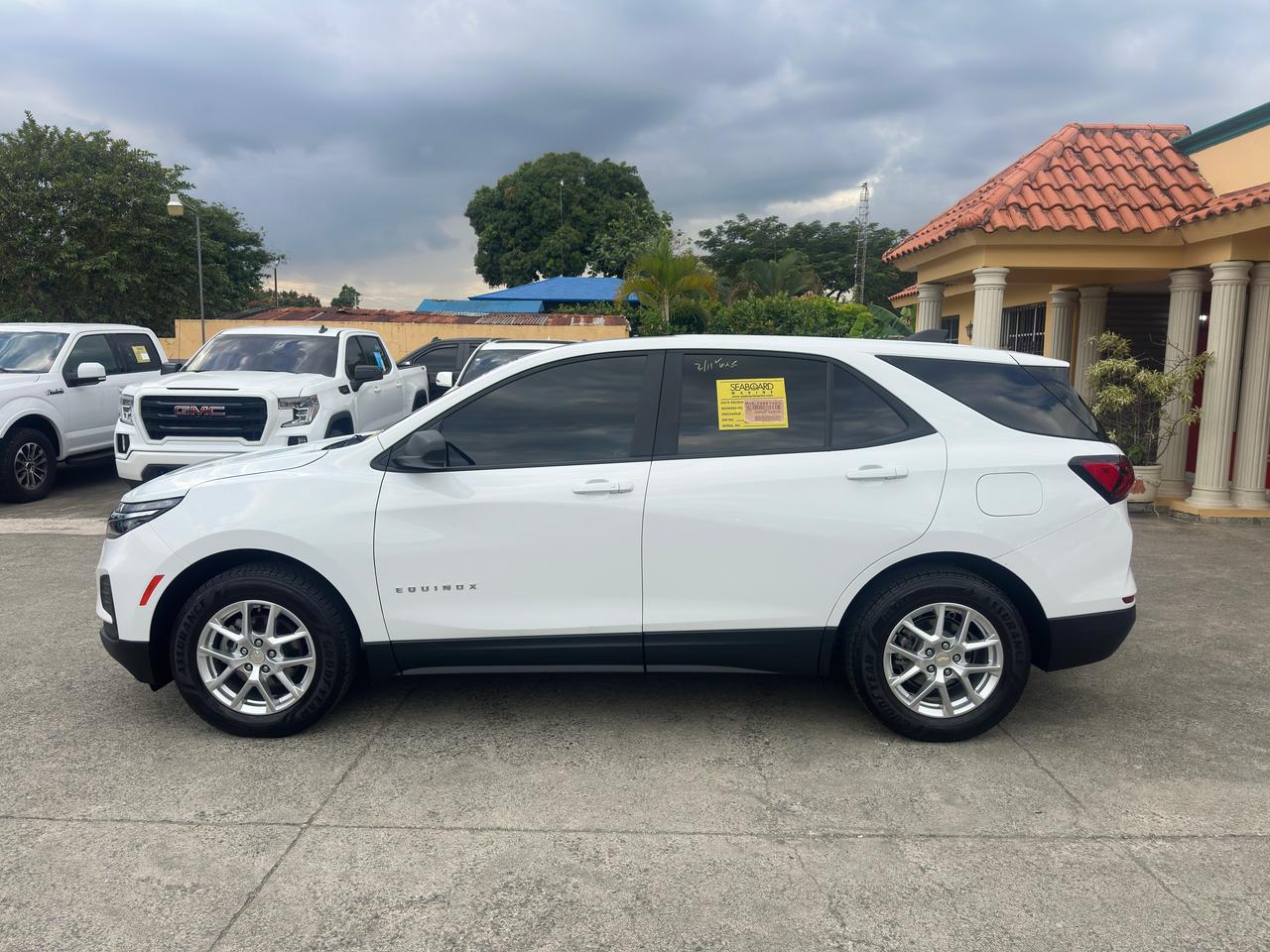 jeepetas y camionetas - 2022 Chevrolet Equinox LS  6