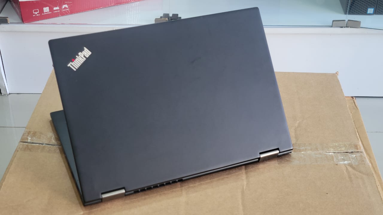 computadoras y laptops - Laptop Convertible Lenovo i5 10ma 8GB 256 SSD 3