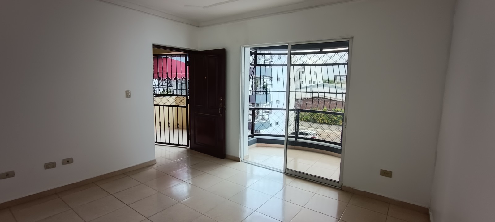 apartamentos - Amplio 3er piso 135mt2 más 2 parqueo 2