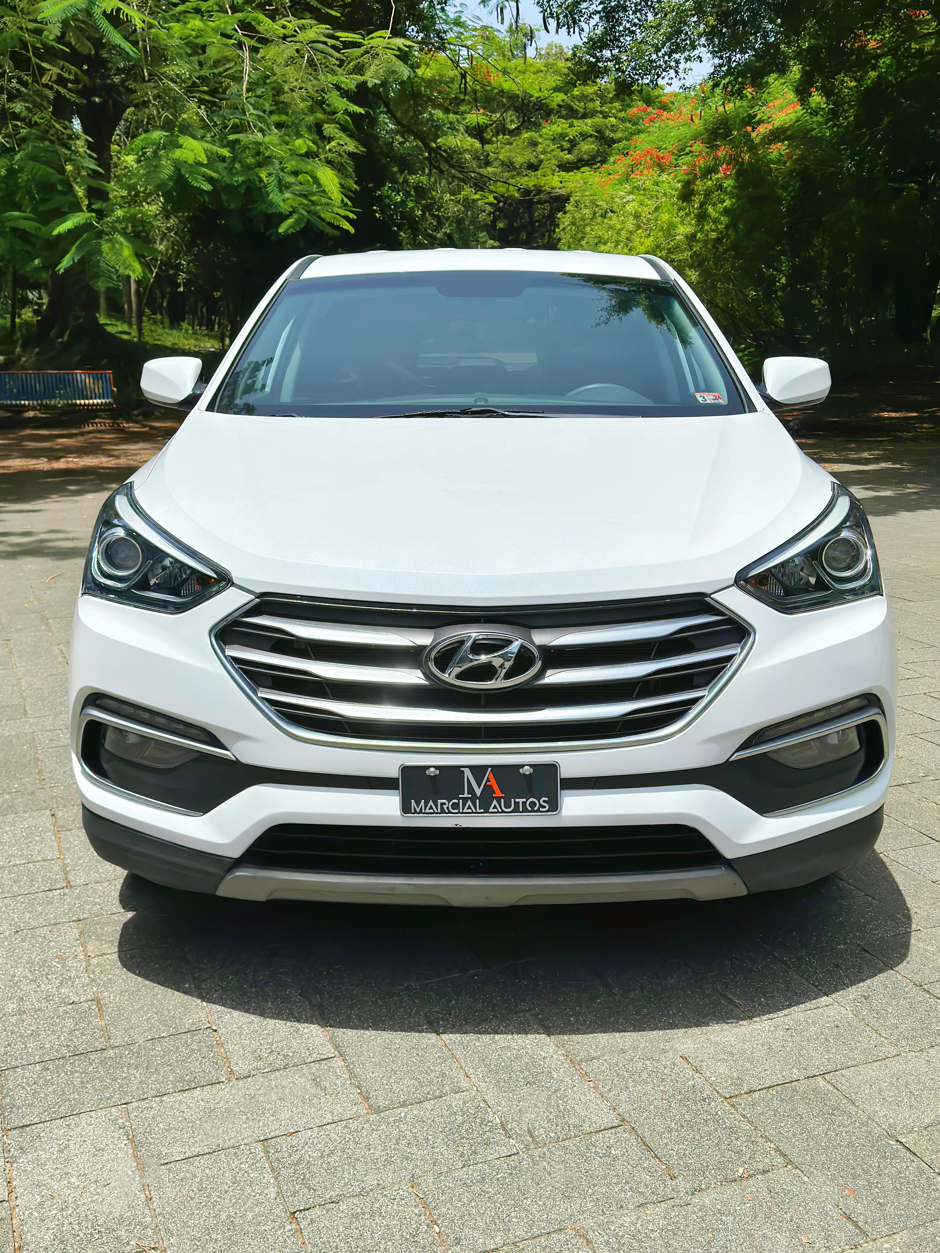 jeepetas y camionetas - Tal como la ves impecable hyundai santa fe sport 2018 excelente condiciones  1