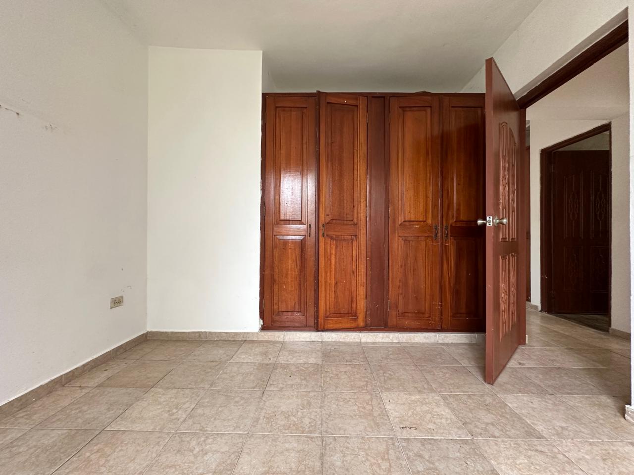 apartamentos - Av. Independencia. 2do piso, 2 habs, 1 parq 8