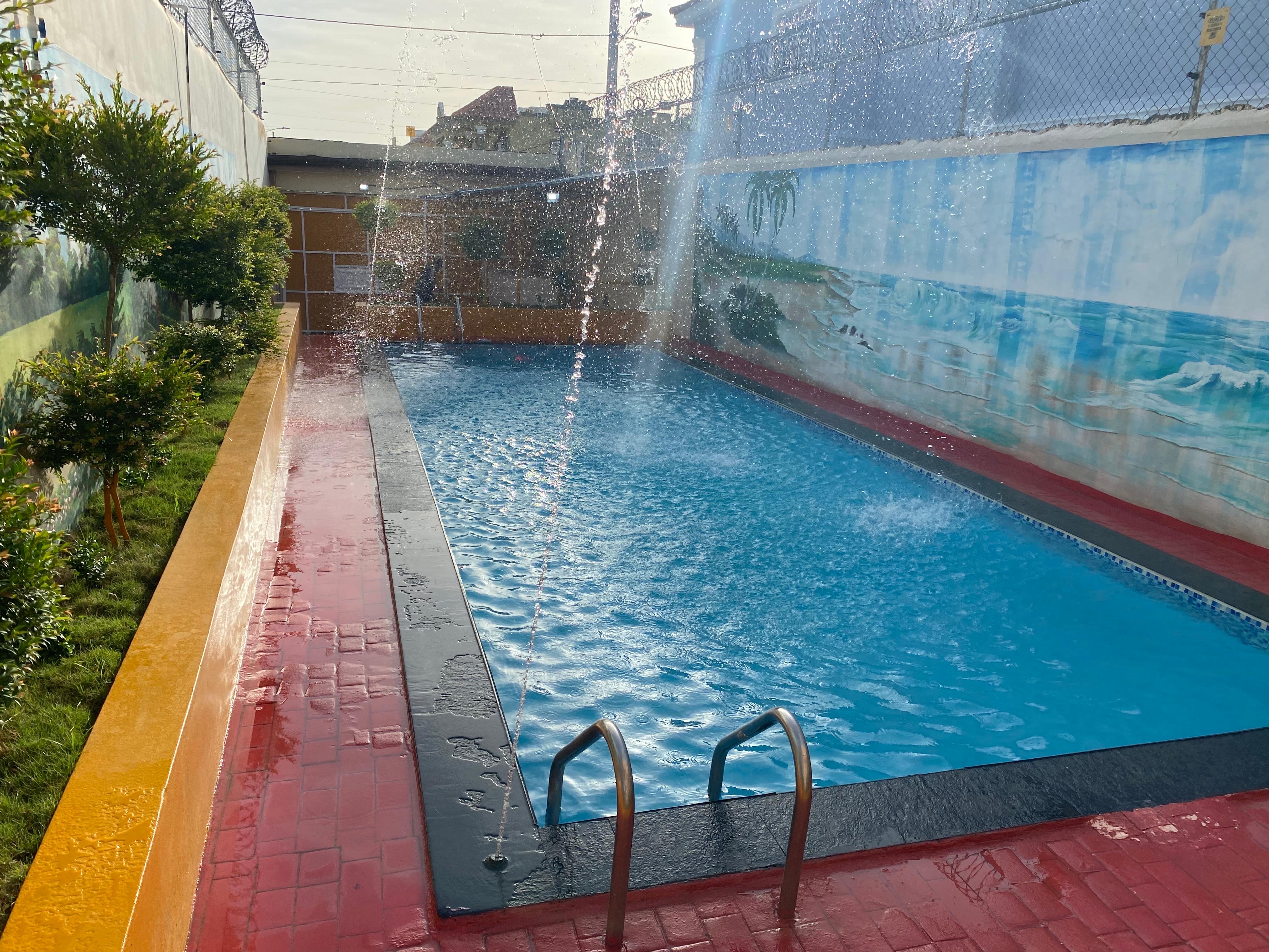 casas - casa con piscina en bani vendo urb Valera Guzman pista de la playa  9