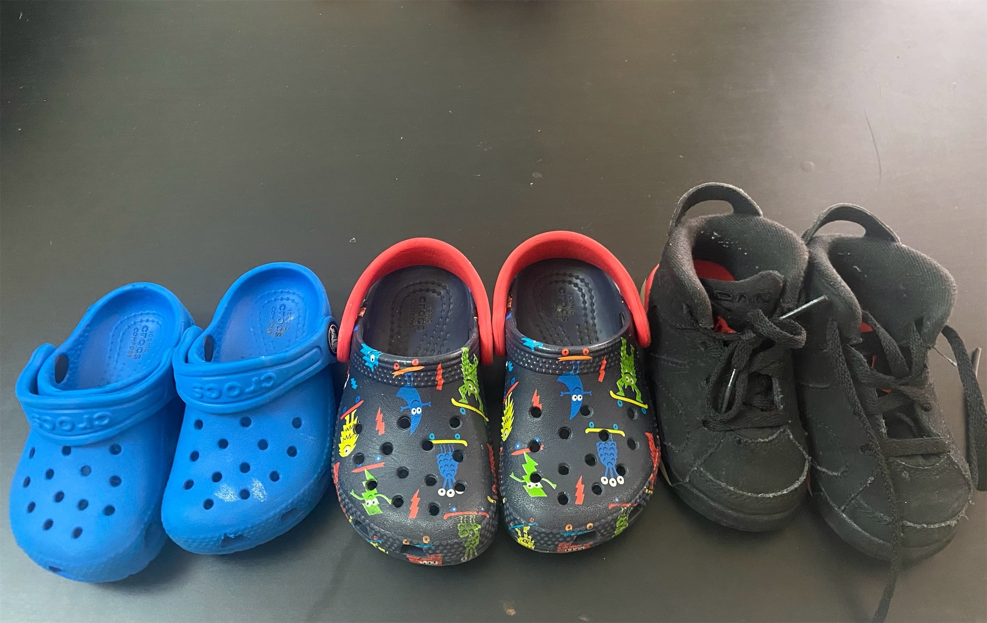 ropa y zapatos - Zapatos bebes size 6 y size 7 crocs 1