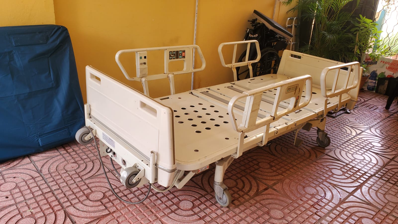 equipos profesionales - Cama de hospital electrica 4