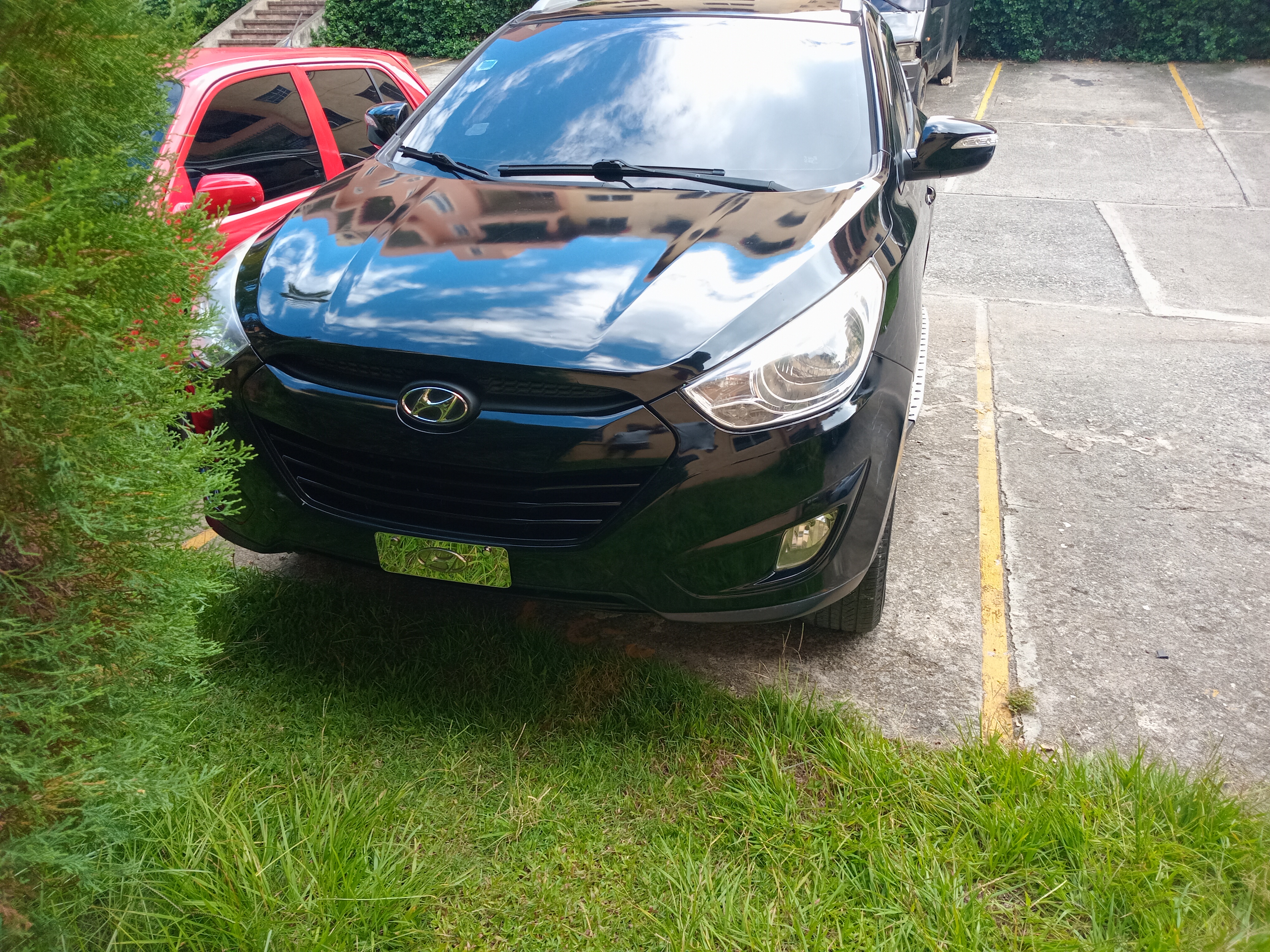 jeepetas y camionetas - Hyundai Tucson 2013. RD$630,000. Incluye traspaso  9