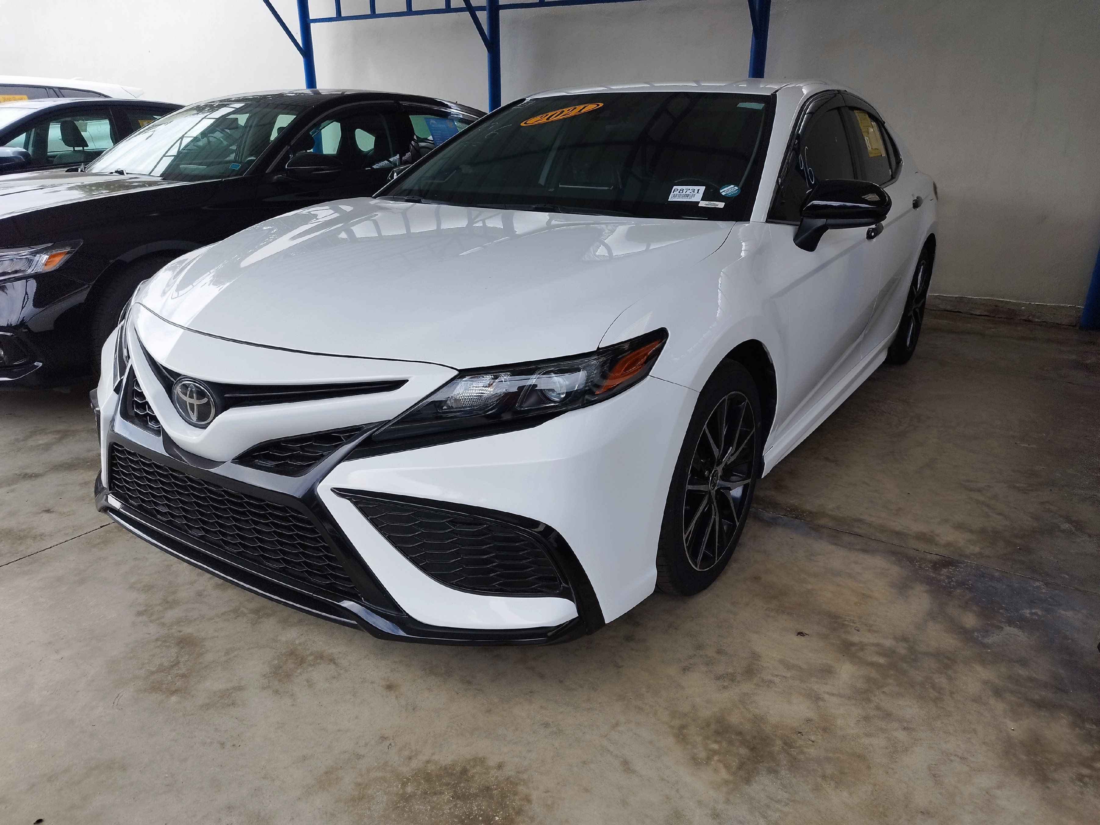 carros - 2021 Toyota Camry SE  1