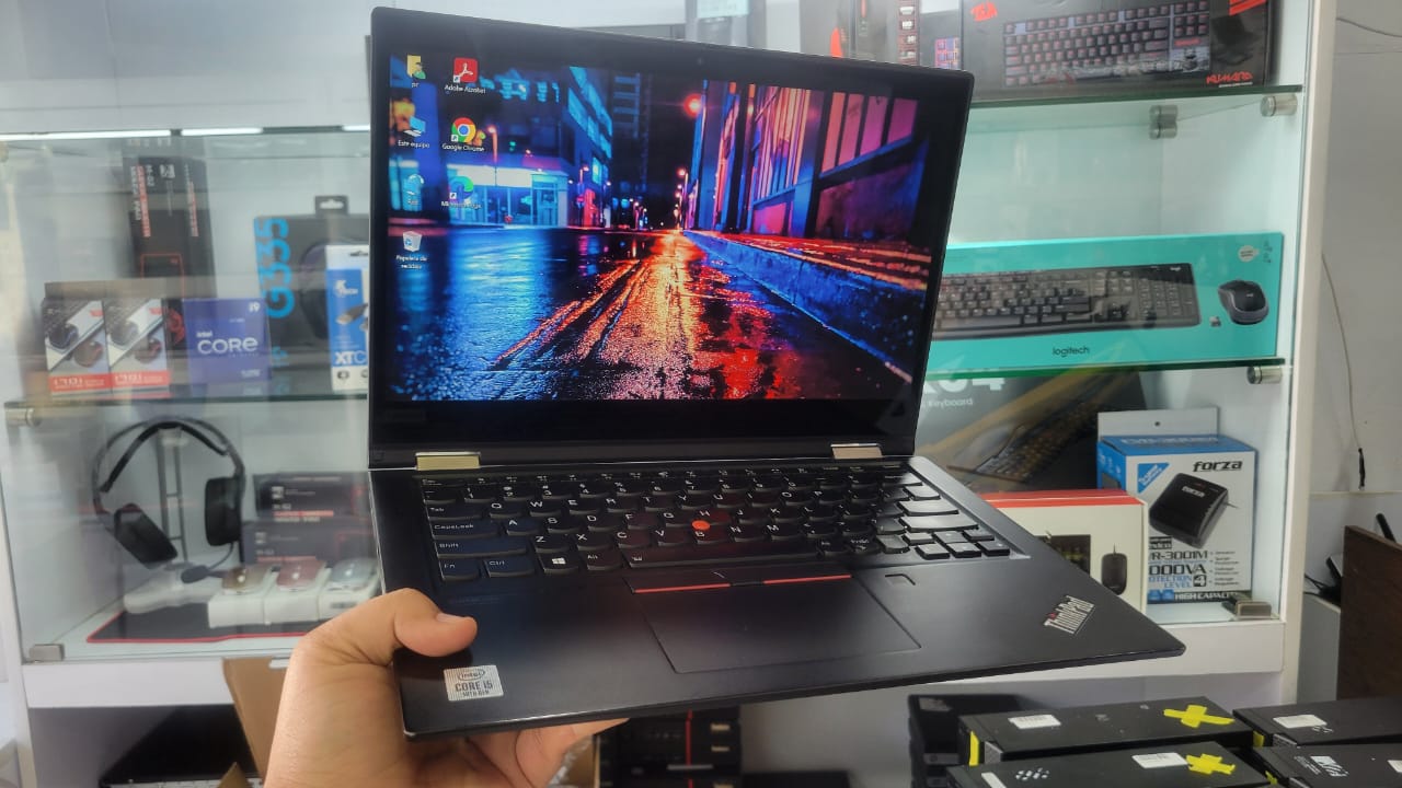 computadoras y laptops - Laptop Convertible Lenovo i5 10ma 8GB 256 SSD 1