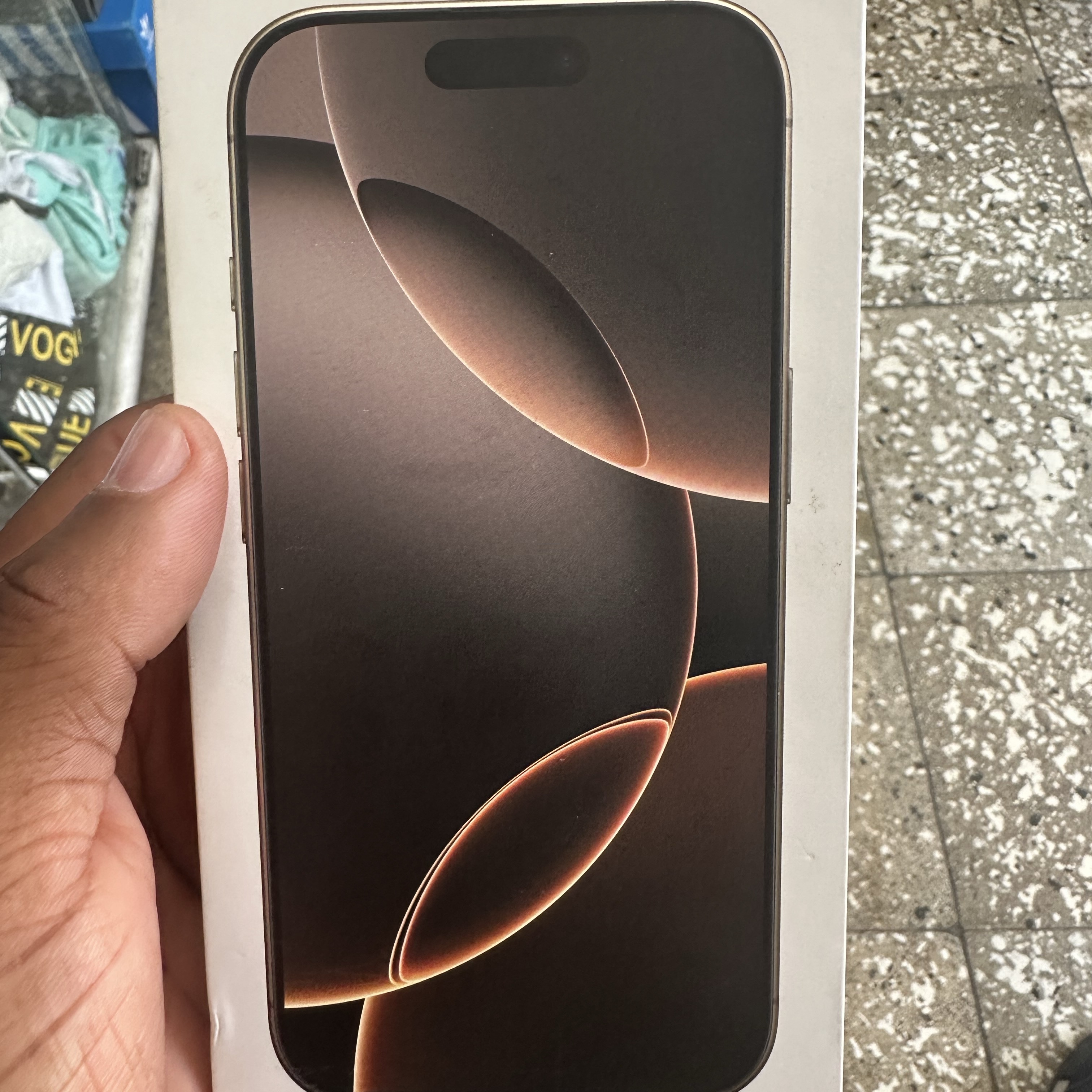 celulares y tabletas - iPhone 16 pro 512 gb bloqueado de boost móvil sellado nuevo 