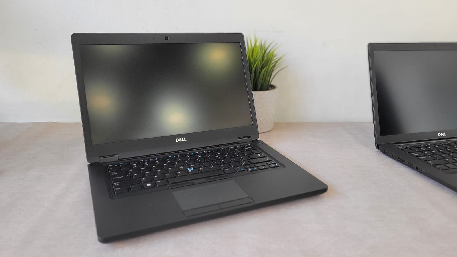 computadoras y laptops - Laptop Dell 5490 i5 8th Gen 8GB RAM 128 GB SSD 