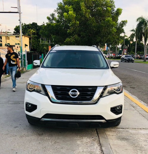 jeepetas y camionetas - NISSAN PAHFINDER SV 2018