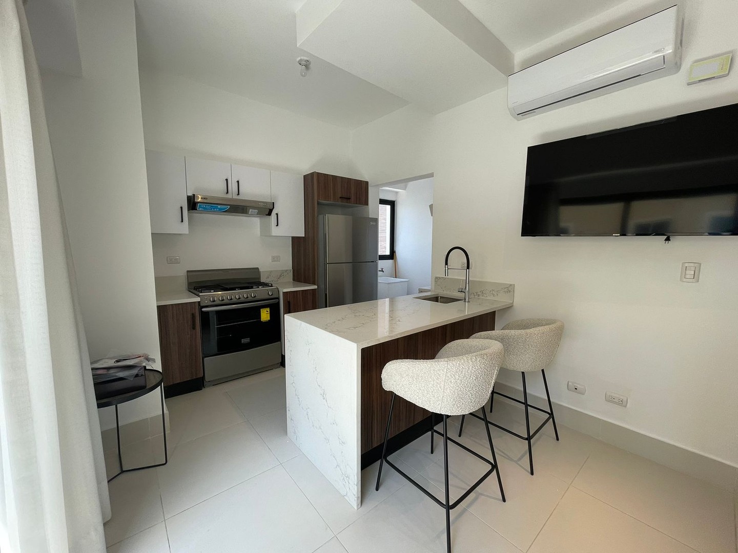 apartamentos - Vendo En Serralles Piso 5 Nuevo Amueblado Full de 1 Habitación
CODIGO PD232  4