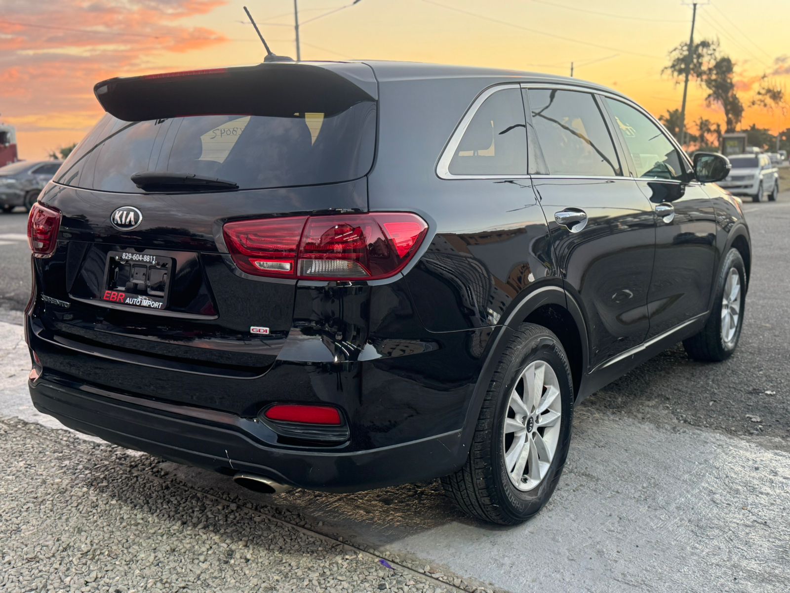 jeepetas y camionetas - Kia sorento LX 2019
3 filas de asientos  9