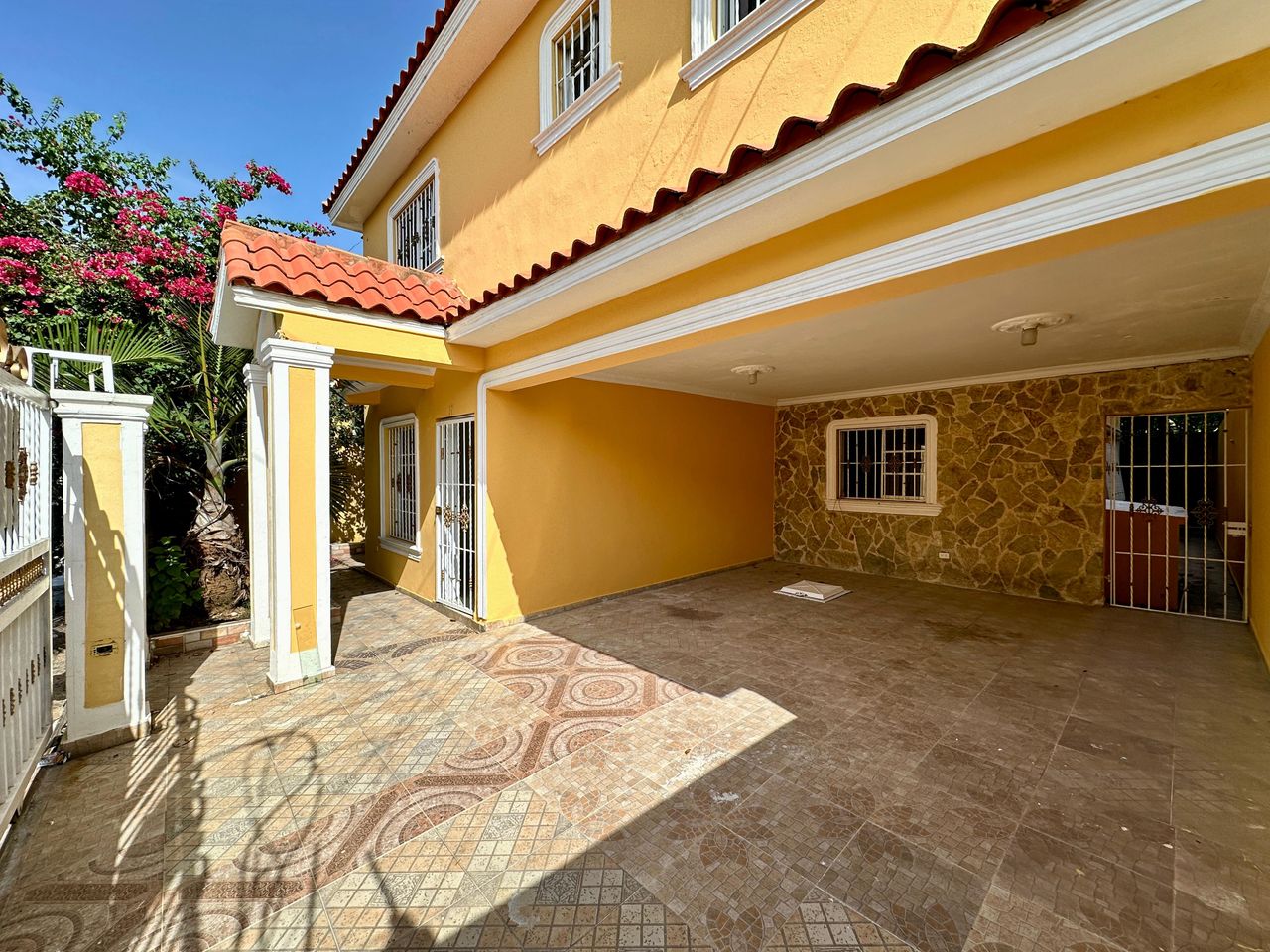 casas - Vendo casa Mirador del este, Santo Domingo este 