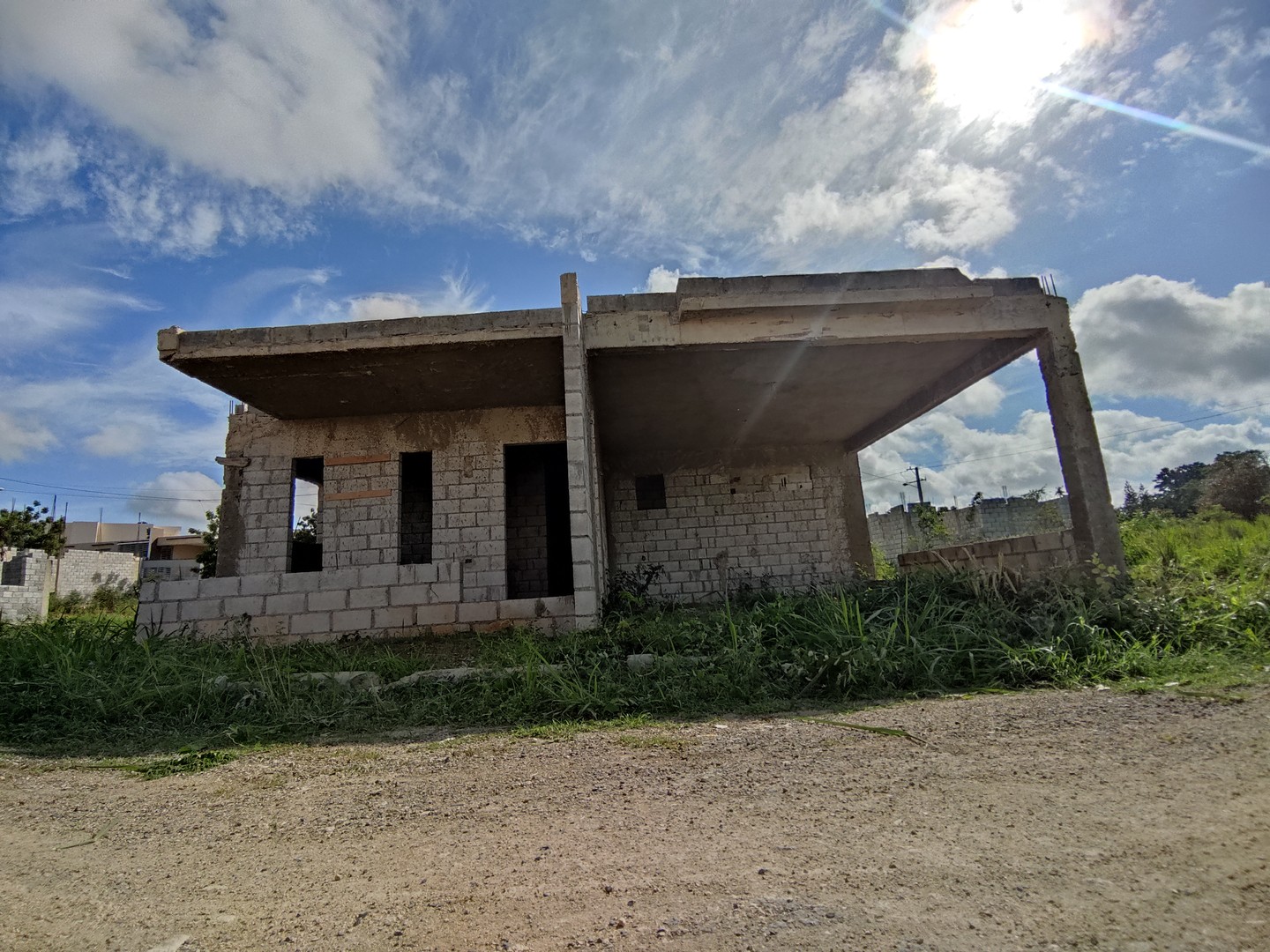 casas - SE VENDE Amplia CASA EN CONSTRUCCION con Excelente Ubicación en Villa Visan  8