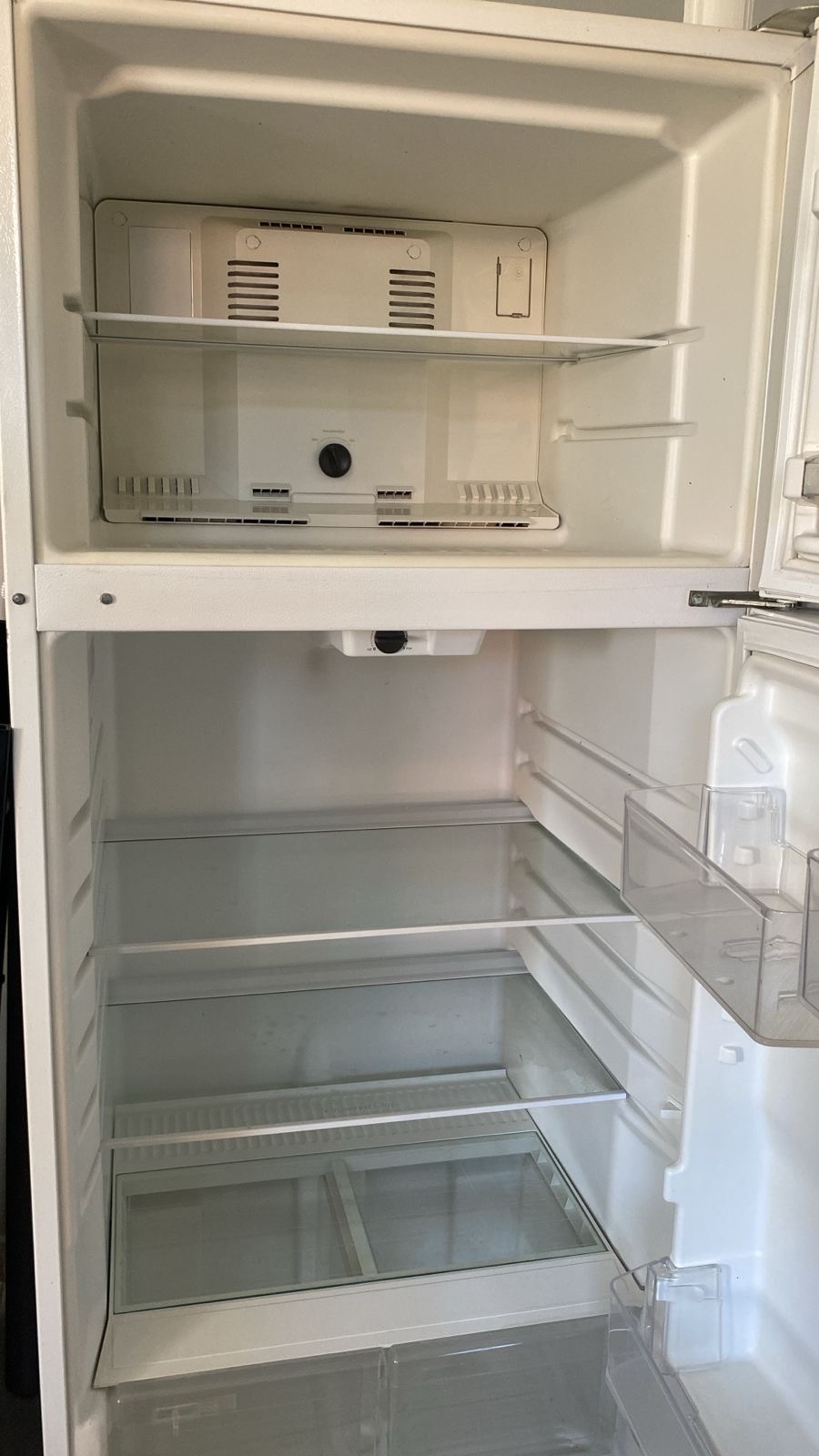 electrodomesticos - se vende nevera grande. 
25,000 pesos 1