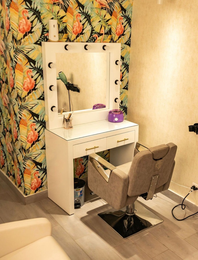 otros inmuebles - SALON Y NAILS EN EL MILLON 6