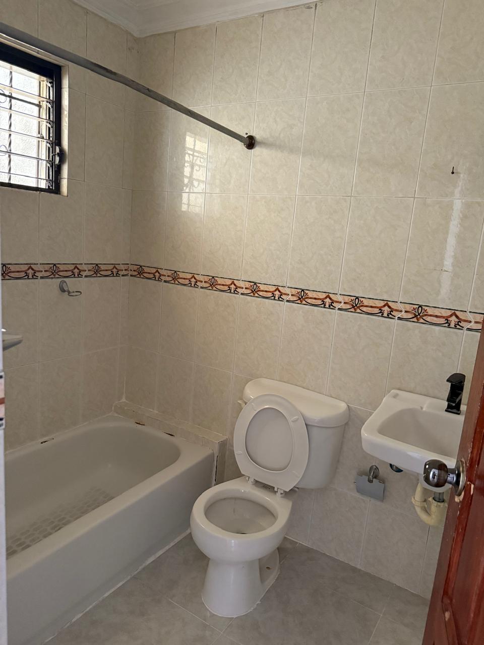 apartamentos - Vendo independencia cacique piso 4 tres hab dos pa 8