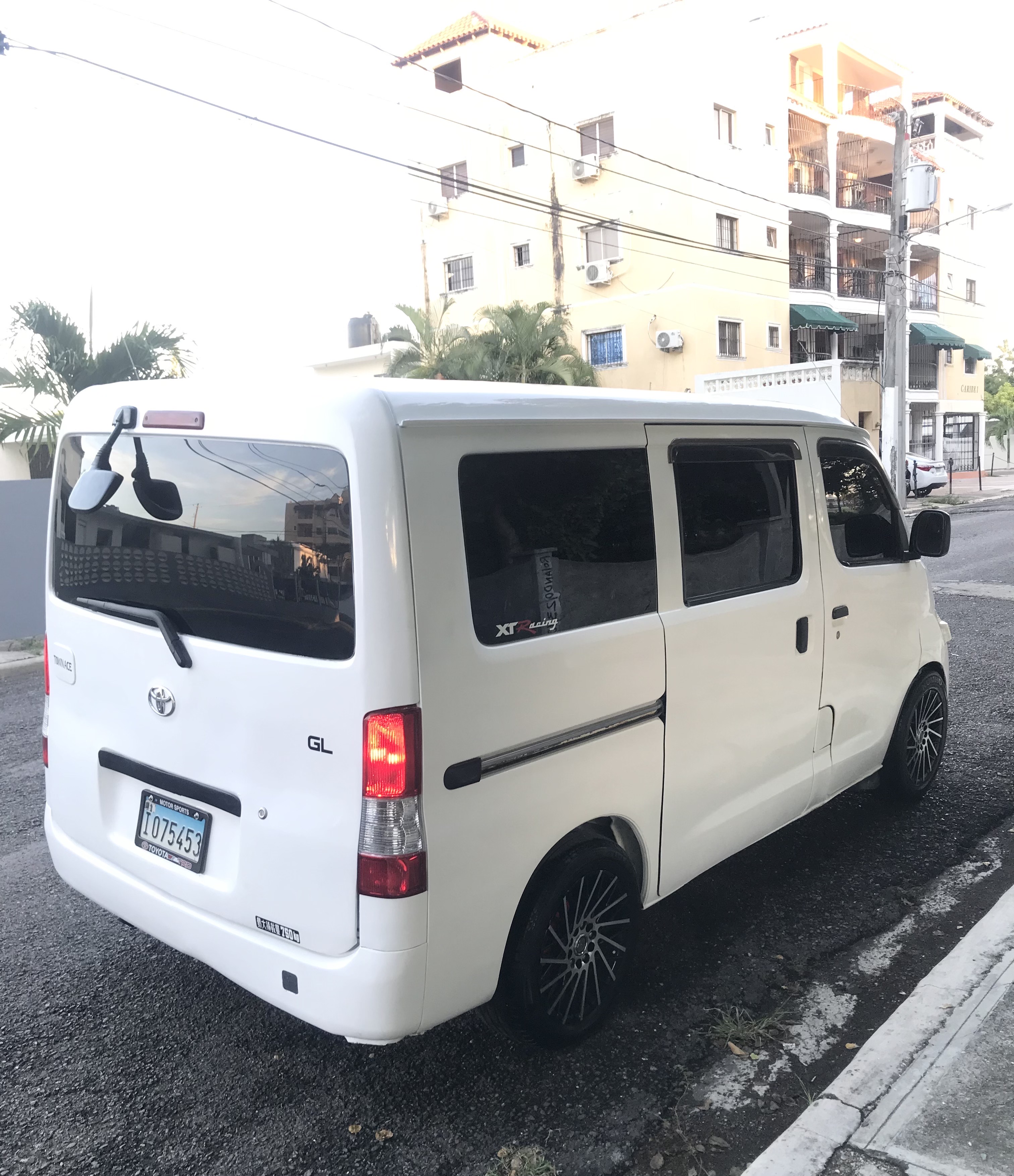 jeepetas y camionetas - Toyota town ace 2011 4