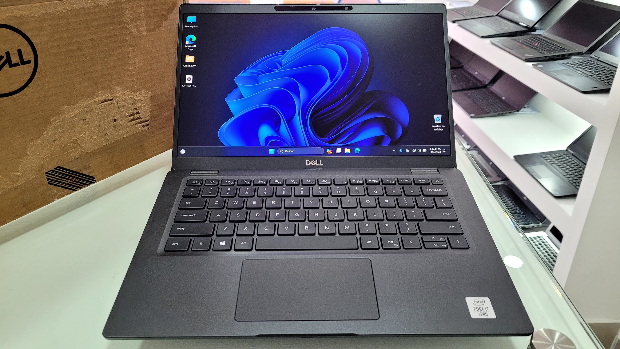 computadoras y laptops - Dell Touch Slim 13.3 Core i7 10th Gen Ram 8gb ddr4 Disco 1tb Solido Clear 1