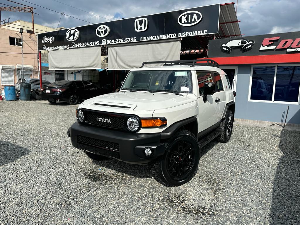 jeepetas y camionetas - 2023 Toyota FJ Cruiser Ultimate Edition 0