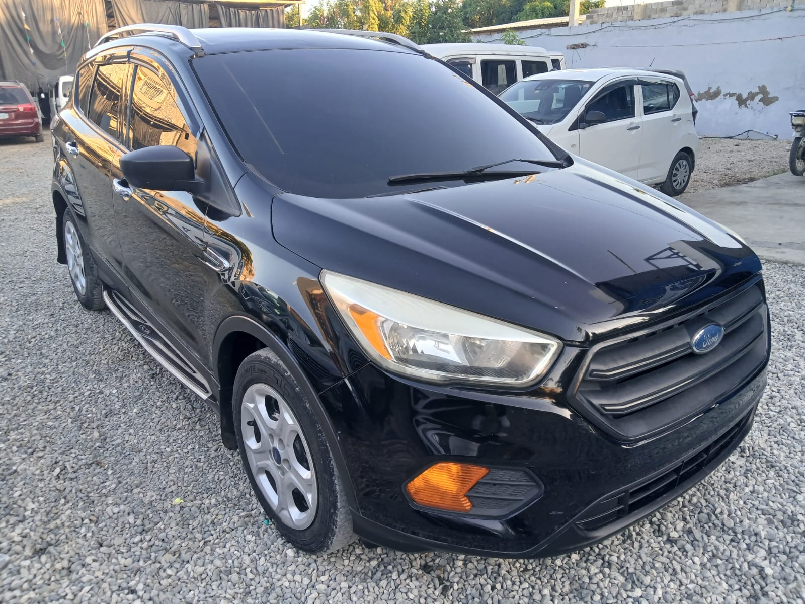 jeepetas y camionetas - VENDO FORD ESCAPE 2017 FINANCIAMIENTO DISPONIBLE 