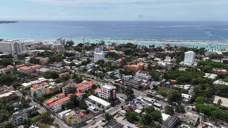 oficinas y locales comerciales - Hotel en Venta Amueblado en BOCA CHICA a 150 metro 4