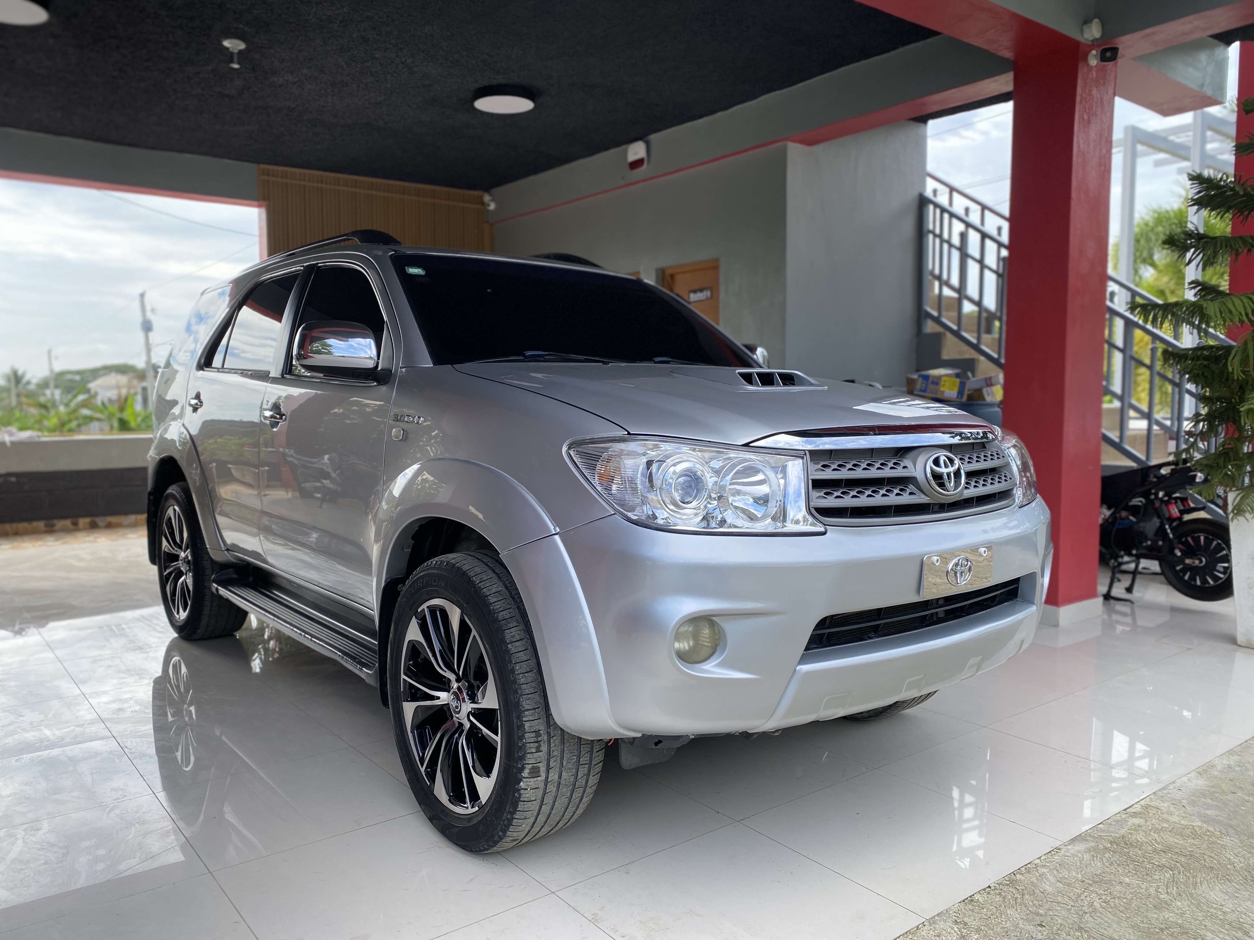 jeepetas y camionetas - TOYOTA FORTUNER SRV 2009