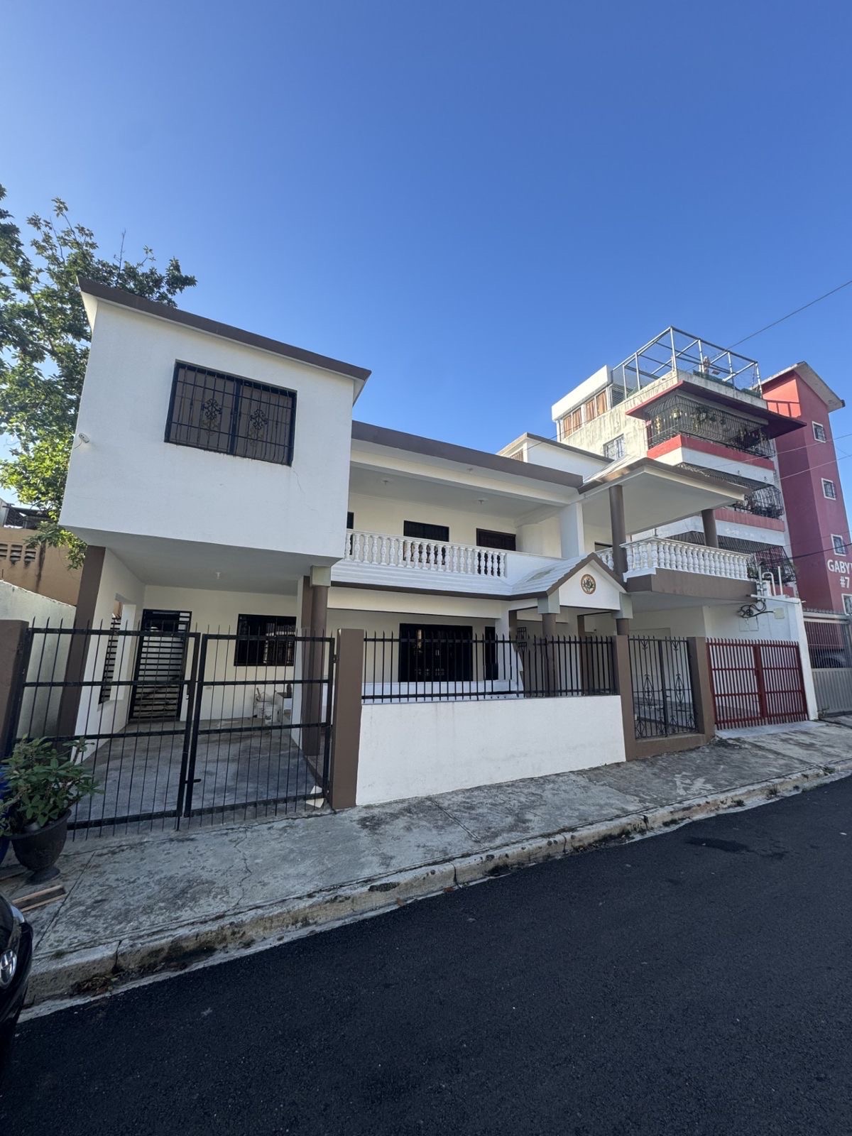 casas - venta de 2 casas en una separada en vista hermosa Santo Domingo este con 500mts