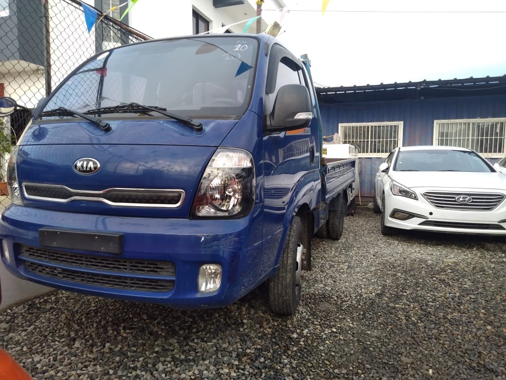 camiones y vehiculos pesados - KIA BONGO 2017 AZUL