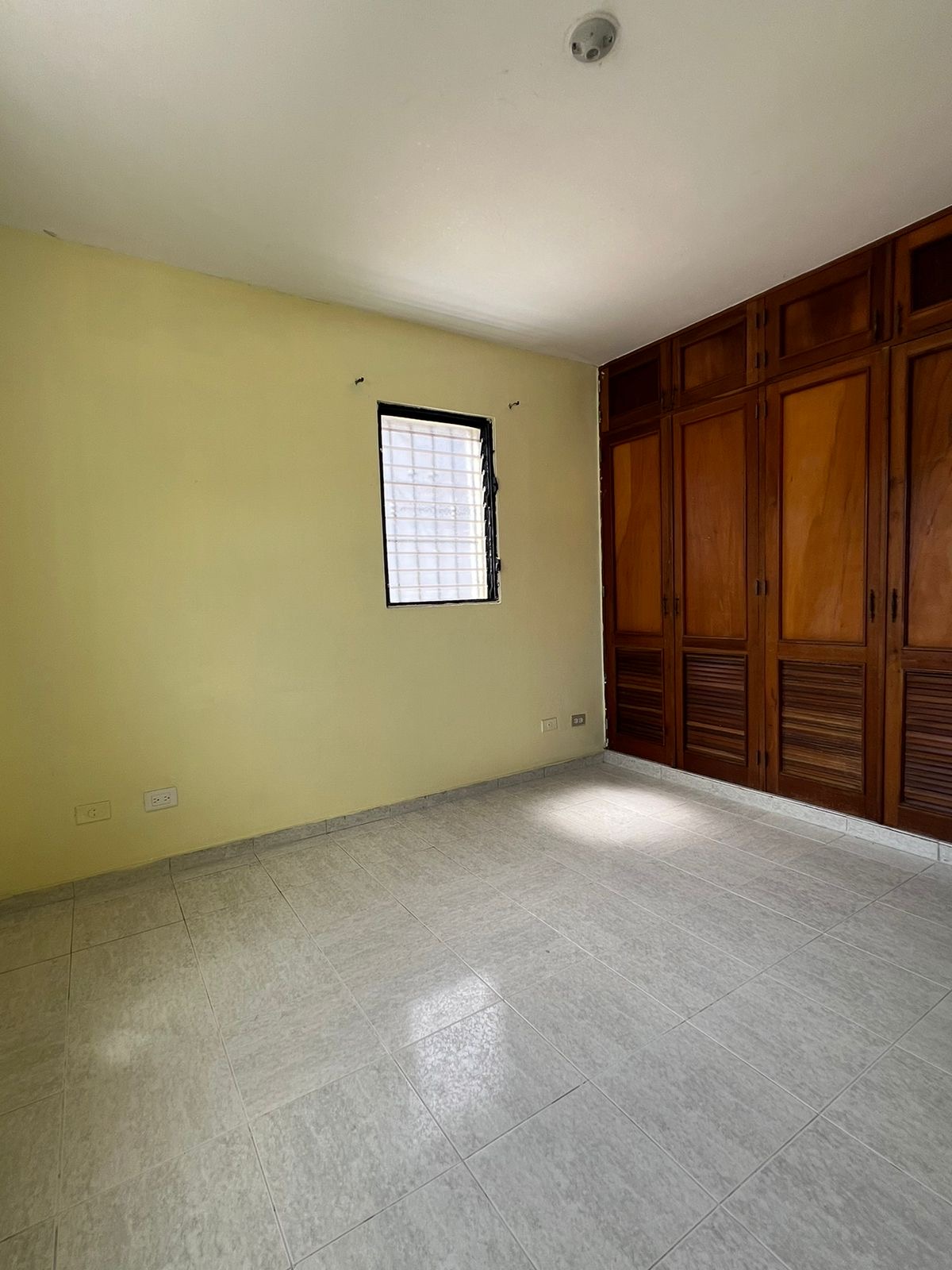 apartamentos - Vendo en el millón segundo nivel dos hab dos baños 4