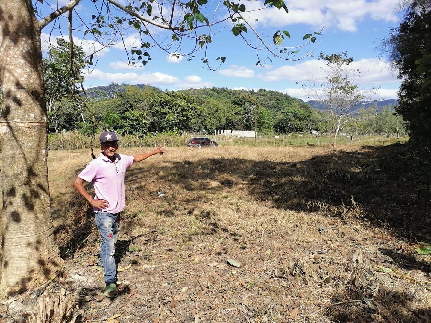 solares y terrenos - Solar cerca de Turey Cibao, Autopista Duarte con vista, en oportunidad! 3